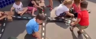 Arrecadação de brinquedos para doação para centro municipal de educação inf