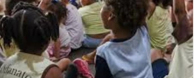 Doação de Roupas e Calçados para Casa Lar